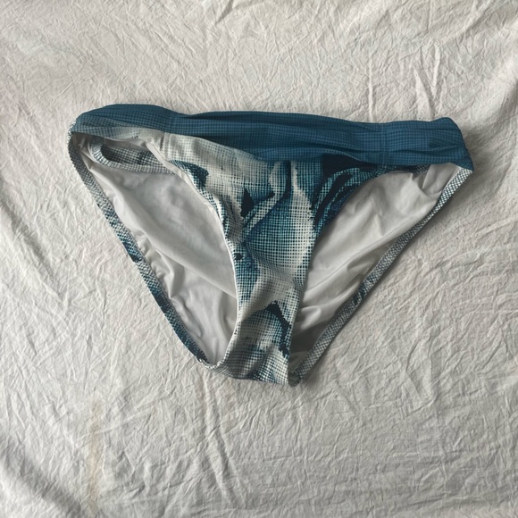 SHAN blue and white bikini set - size 06 - Picture 6 of 8